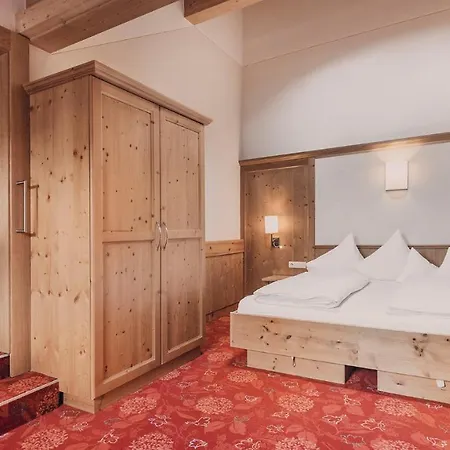Hotel Auhof Kappl 4*