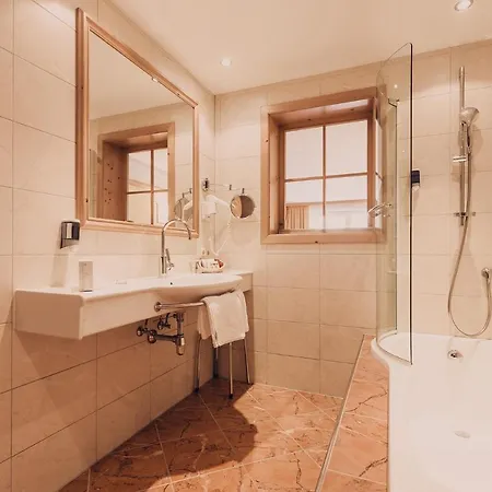 Hotel Auhof Kappl 4*