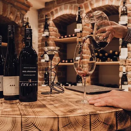 奥霍夫卡普尔酒店 4*