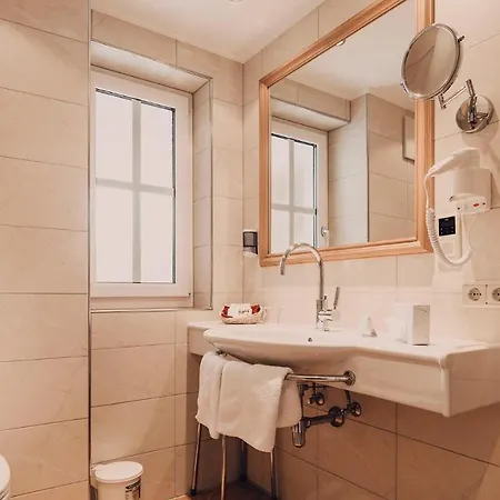Hotel Auhof Kappl 4*
