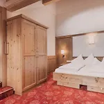 Auhof 4*